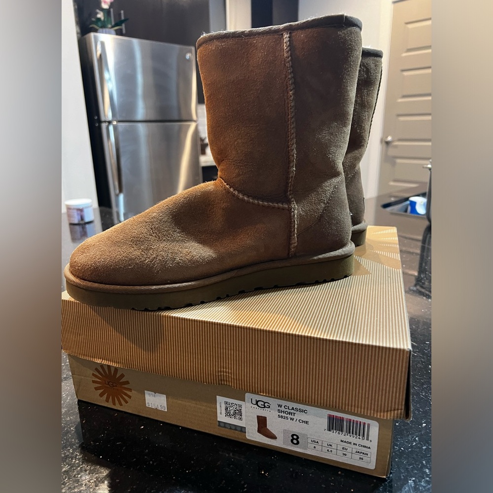 Short Ugg Classic Boots